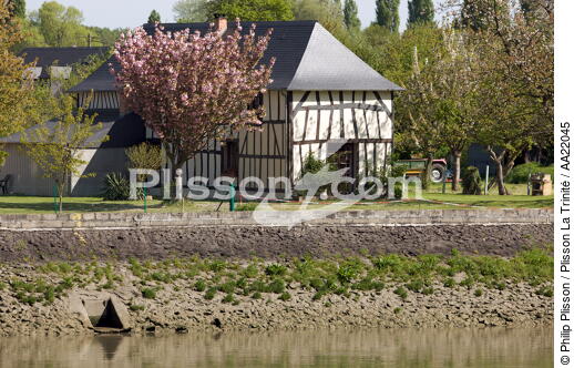 Bord de Seine. - © Philip Plisson / Plisson La Trinité / AA22045 - Photo Galleries - Seine [The]