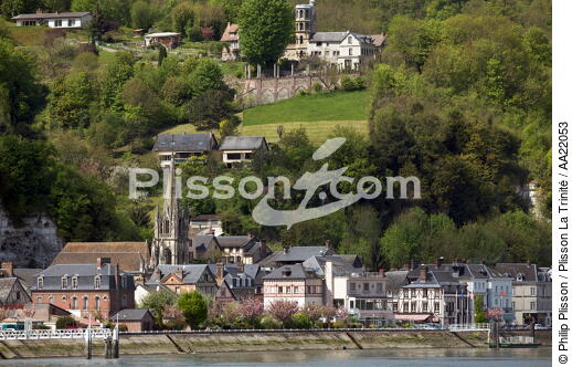 Bord de Seine. - © Philip Plisson / Plisson La Trinité / AA22053 - Nos reportages photos - Eglise
