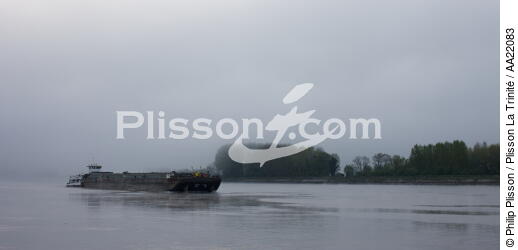 Brume sur la Seine. - © Philip Plisson / Plisson La Trinité / AA22083 - Nos reportages photos - Ciel