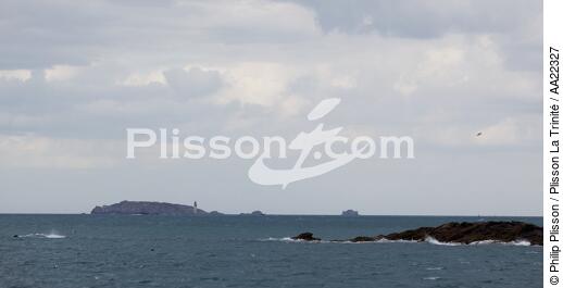 Before Saint-Malo. - © Philip Plisson / Plisson La Trinité / AA22327 - Photo Galleries - Lighthouse [35]