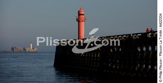 Boulogne sur mer. - © Philip Plisson / Plisson La Trinité / AA22334 - Nos reportages photos - Ville [62]