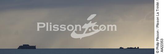 La Conchée devant Saint-Malo. - © Philip Plisson / Plisson La Trinité / AA22353 - Nos reportages photos - Lumière