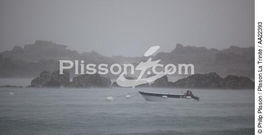 Rain on Chausey. - © Philip Plisson / Plisson La Trinité / AA22393 - Photo Galleries - Weather