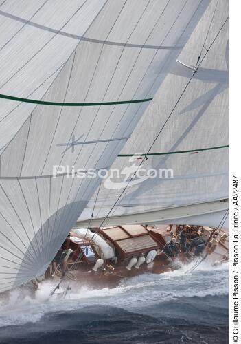 Shamrock V. - © Guillaume Plisson / Plisson La Trinité / AA22487 - Photo Galleries - J Class yacht