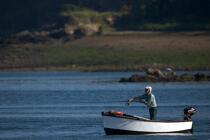 Pêche sur la Rance. © Philip Plisson / Plisson La Trinité / AA22732 - Nos reportages photos - Barque