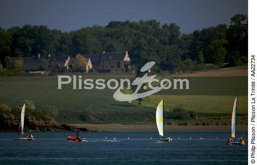 On the Rance. - © Philip Plisson / Plisson La Trinité / AA22734 - Photo Galleries - Sports catamaran