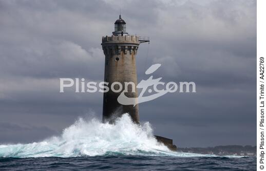 Four lighthouse. - © Philip Plisson / Plisson La Trinité / AA22769 - Photo Galleries - Grey sky