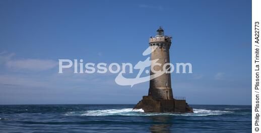 Le phare du Four. - © Philip Plisson / Plisson La Trinité / AA22773 - Nos reportages photos - Ciel bleu