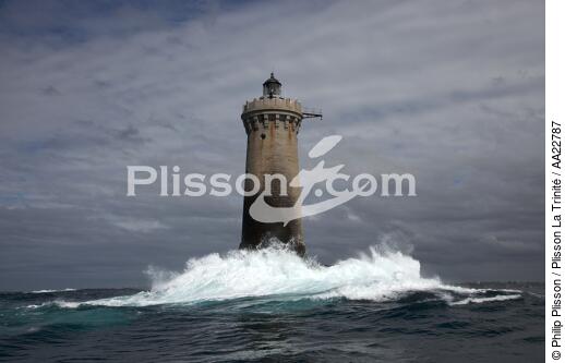 Le phare du Four. - © Philip Plisson / Plisson La Trinité / AA22787 - Nos reportages photos - Ciel