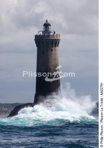 Le phare du Four. - © Philip Plisson / Plisson La Trinité / AA22791 - Nos reportages photos - Ciel