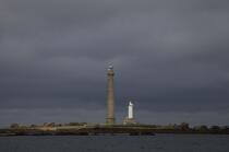 Le phare de l'île Vierge © Philip Plisson / Plisson La Trinité / AA22812 - Nos reportages photos - Ciel gris