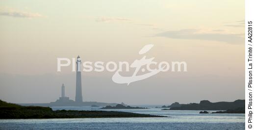 Le phare de l'île Vierge - © Philip Plisson / Plisson La Trinité / AA22815 - Nos reportages photos - Ciel