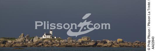 Brignogan & son phare. - © Philip Plisson / Plisson La Trinité / AA22840 - Nos reportages photos - Brignogan