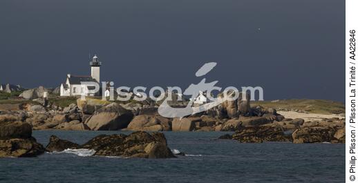 Brignogan et son phare. - © Philip Plisson / Plisson La Trinité / AA22846 - Nos reportages photos - Rocher
