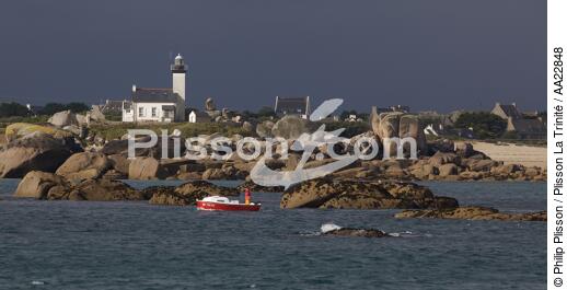 Brignogan et son phare. - © Philip Plisson / Plisson La Trinité / AA22848 - Nos reportages photos - Rocher