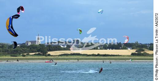 Kitesurfing in Lancieux. - © Philip Plisson / Plisson La Trinité / AA23072 - Photo Galleries - Town [22]