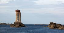 Le phare de la Croix à l'entrée du Trieux © Philip Plisson / Plisson La Trinité / AA23084 - Nos reportages photos - Croix [La]