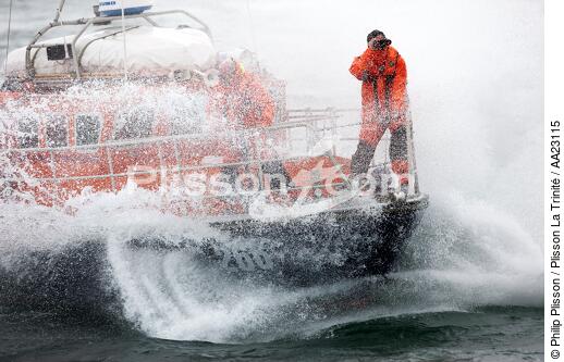 Canot de sauvetage - SNSM - © Philip Plisson / Plisson La Trinité / AA23115 - Nos reportages photos - SNSM