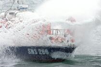 Lifeboat - SNSM © Philip Plisson / Plisson La Trinité / AA23117 - Photo Galleries - Rough seas