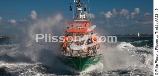 Canot de sauvetage - SNSM - © Philip Plisson / Plisson La Trinité / AA23119 - Nos reportages photos - Canot de sauvetage