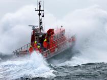 Canot de sauvetage - SNSM © Philip Plisson / Plisson La Trinité / AA23124 - Nos reportages photos - Mer agitée