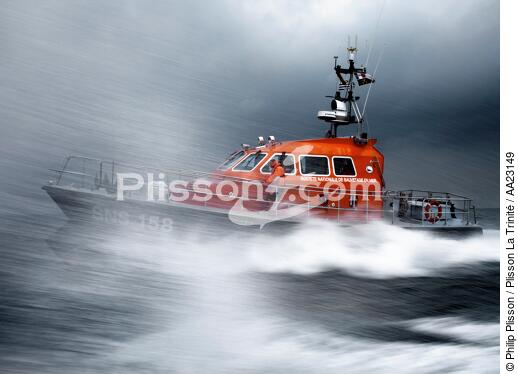 Lifeboat. - © Philip Plisson / Plisson La Trinité / AA23149 - Photo Galleries - Rough seas