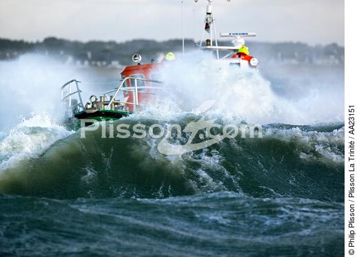 Lifeboat. - © Philip Plisson / Plisson La Trinité / AA23151 - Photo Galleries - Lifeboat society