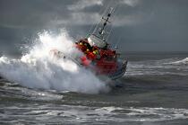 Lifeboat of Oleron island. © Philip Plisson / Plisson La Trinité / AA23157 - Photo Galleries - Rough seas