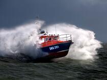 Canot de sauvetage - SNSM © Philip Plisson / Plisson La Trinité / AA23165 - Nos reportages photos - Mer agitée
