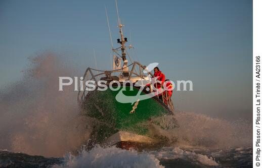 Lifeboat. - © Philip Plisson / Plisson La Trinité / AA23166 - Photo Galleries - Rough seas
