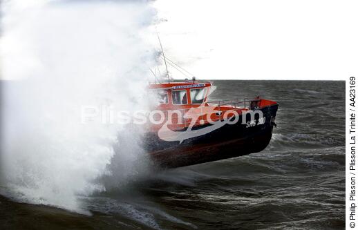 Canot de sauvetage - SNSM - © Philip Plisson / Plisson La Trinité / AA23169 - Nos reportages photos - Sauveteur en mer