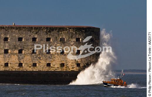 Lifeboat. - © Philip Plisson / Plisson La Trinité / AA23171 - Photo Galleries - Fort