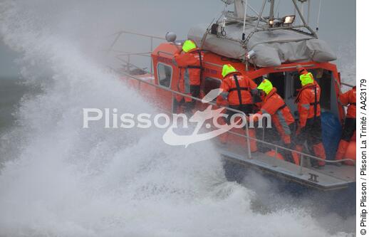 Canot de sauvetage - SNSM - © Philip Plisson / Plisson La Trinité / AA23179 - Nos reportages photos - SNSM