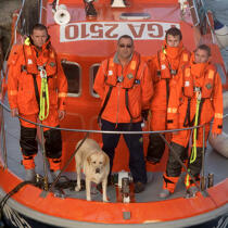 Lifeboat crew members from La Turballe © Philip Plisson / Plisson La Trinité / AA23199 - Photo Galleries - Stem