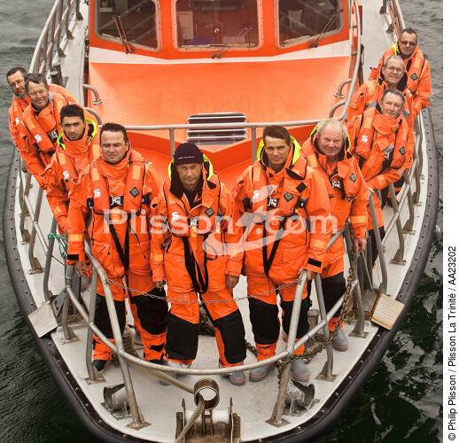 Lifeboat crew members from L'Abert wrac'h - © Philip Plisson / Plisson La Trinité / AA23202 - Photo Galleries - Lifeboat society
