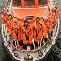 Lifeboat crew members from L'Abert wrac'h © Philip Plisson / Plisson La Trinité / AA23202 - Photo Galleries - Elements of boat
