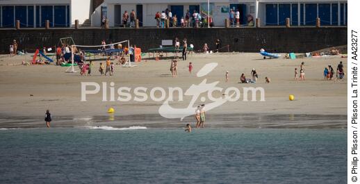 Perros-Guirec - © Philip Plisson / Plisson La Trinité / AA23277 - Nos reportages photos - Cabine de plage