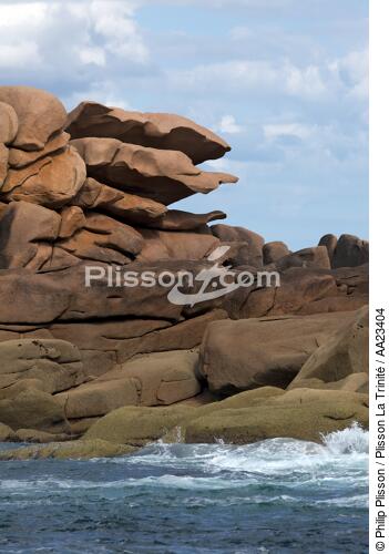 Ploumanac'h sur la côte de granit rose. - © Philip Plisson / Plisson La Trinité / AA23404 - Nos reportages photos - Rocher