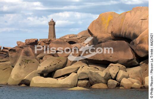 Ploumanac'h sur la côte de granit rose. - © Philip Plisson / Plisson La Trinité / AA23421 - Nos reportages photos - Rocher