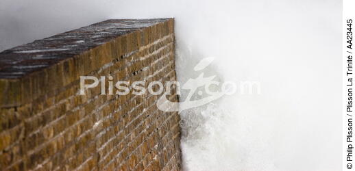 Quiberon on a stormy weather. - © Philip Plisson / Plisson La Trinité / AA23445 - Photo Galleries - Storm at sea