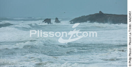 Percho the tip of the Quiberon peninsula - © Philip Plisson / Plisson La Trinité / AA23451 - Photo Galleries - Storm at sea