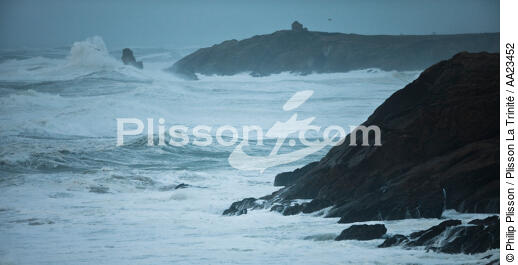 Percho the tip of the Quiberon peninsula - © Philip Plisson / Plisson La Trinité / AA23452 - Photo Galleries - Storms