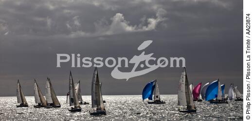 Spi Ouest-France in Quiberon Bay, 2010 edition. - © Philip Plisson / Plisson La Trinité / AA23874 - Photo Galleries - Stormy sky
