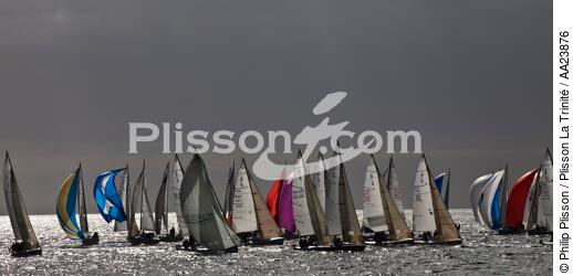 Spi Ouest-France in Quiberon Bay, 2010 edition. - © Philip Plisson / Plisson La Trinité / AA23876 - Photo Galleries - Stormy sky