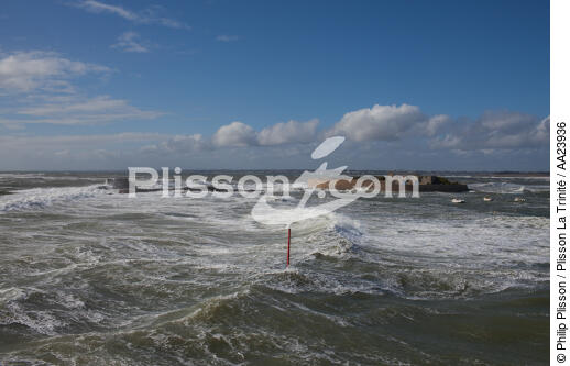 Fort Bloqué - © Philip Plisson / Plisson La Trinité / AA23936 - Photo Galleries - High tide