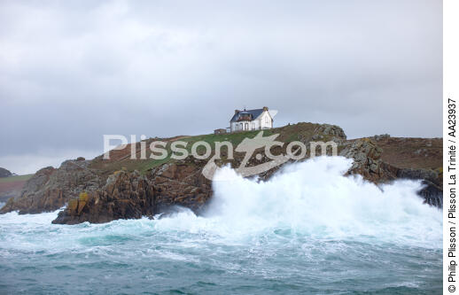 Millier point - © Philip Plisson / Plisson La Trinité / AA23937 - Photo Galleries - Wave