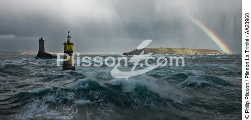 Pointe du Raz - © Philip Plisson / Plisson La Trinité / AA23960 - Nos reportages photos - Vieille [La]