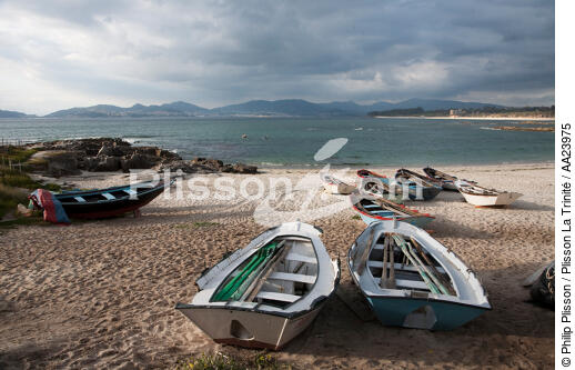 Near Vigo in Galicia. - © Philip Plisson / Plisson La Trinité / AA23975 - Photo Galleries - Rowing boat