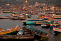 Vilinjam dans le Kerala, Inde. © Philip Plisson / Plisson La Trinité / AA23984 - Nos reportages photos - Bateau de pêche