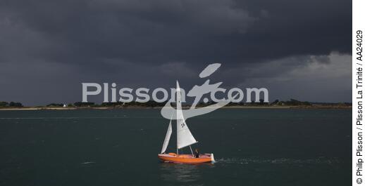 Bay of Morlaix. - © Philip Plisson / Plisson La Trinité / AA24029 - Photo Galleries - Dinghy or small boat with centre-board